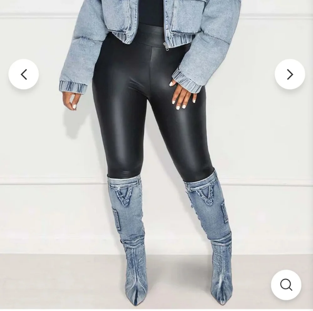 Brand new matching jacket and boot set just in time for winter - Picture 2 of 3